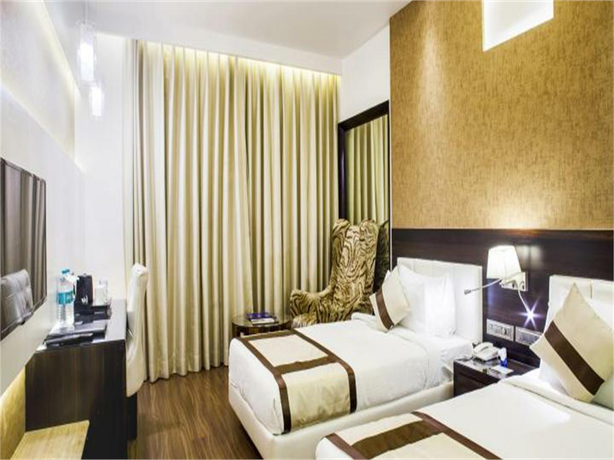 Viceroy Inn Dehradun Zewnętrze zdjęcie