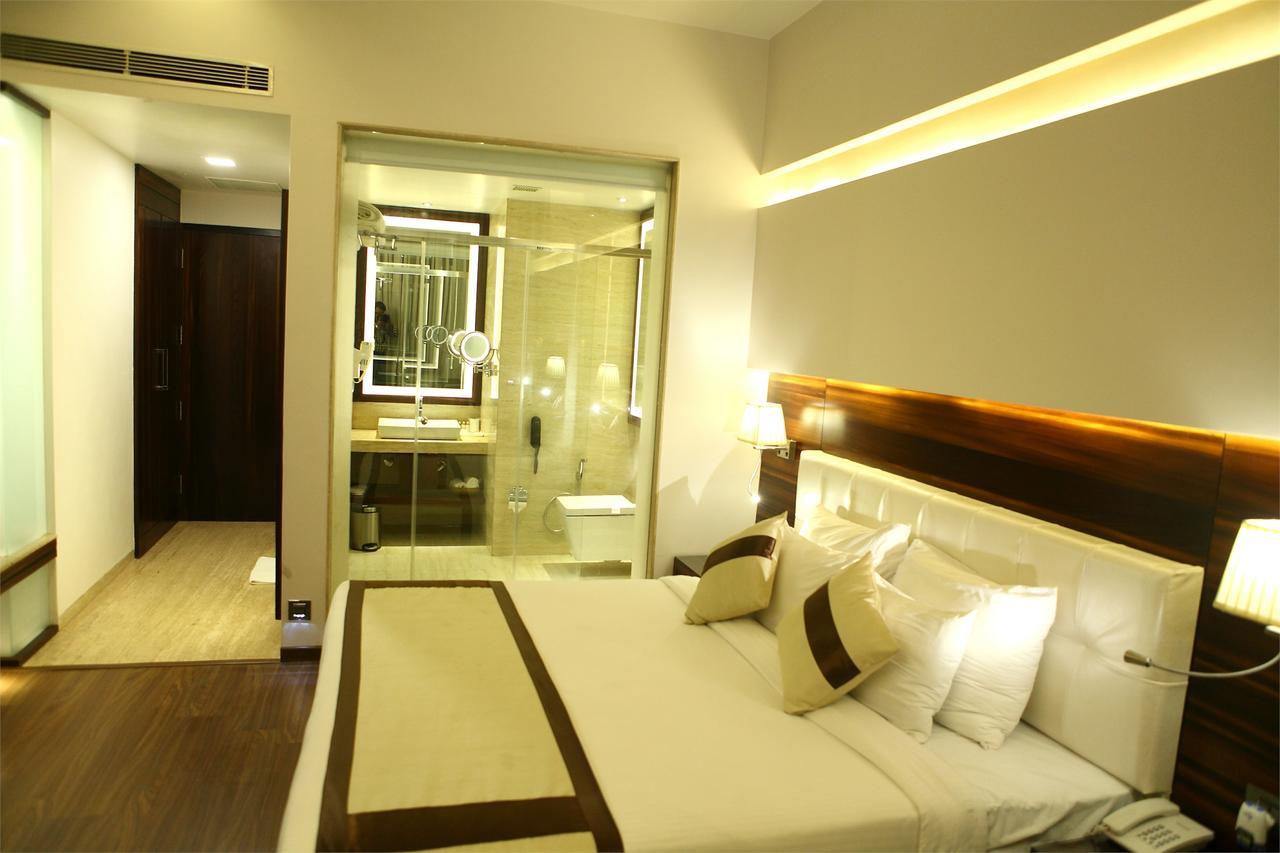 Viceroy Inn Dehradun Zewnętrze zdjęcie