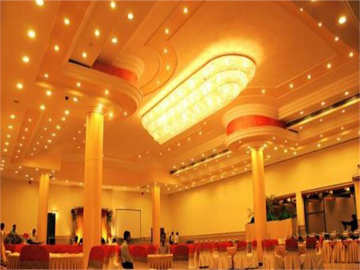Viceroy Inn Dehradun Zewnętrze zdjęcie